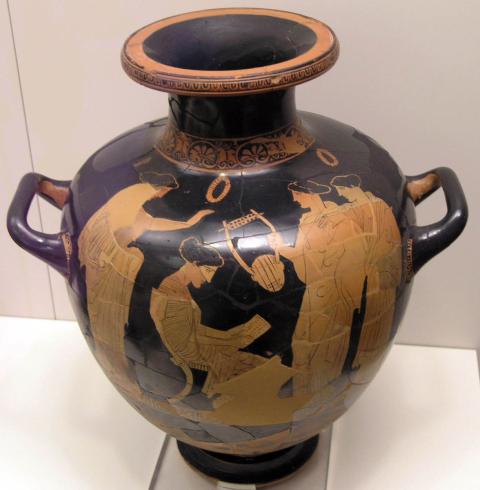 Sappho reading one of her poems to a group of friends. Red-figure vase by the Group of Polygnotos, ca. 440–430 BCE. National Archaeological Museum in Athens.