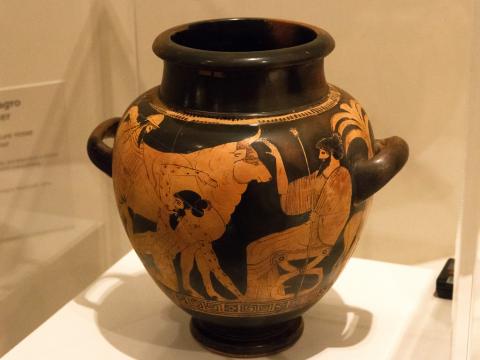 A black krater vase with red-figure depicts Zeus caressing Io while Hermes slays Argus